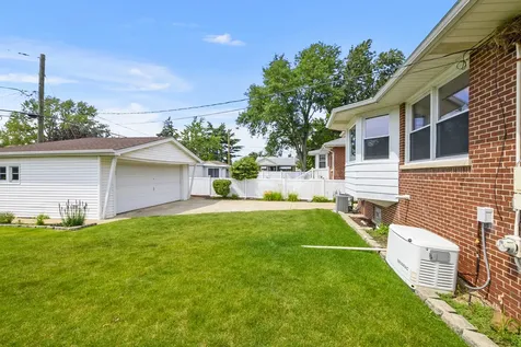 1606 Kensington Avenue Westchester IL 60154