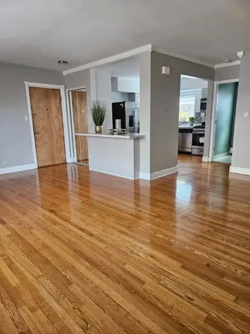 7526 North Ridge Boulevard Chicago IL 60645