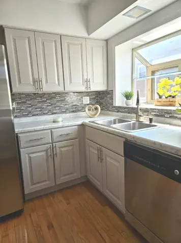 7526 North Ridge Boulevard Chicago IL 60645