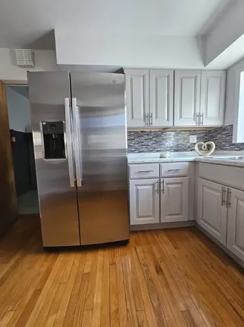 7526 North Ridge Boulevard Chicago IL 60645