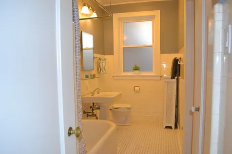 1055 West North Shore Avenue Chicago IL 60626