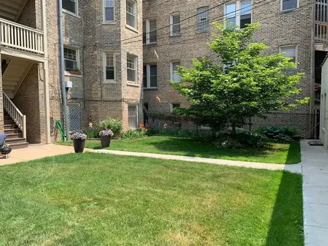 1055 West North Shore Avenue Chicago IL 60626