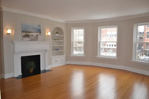 1055 West North Shore Avenue Chicago IL 60626