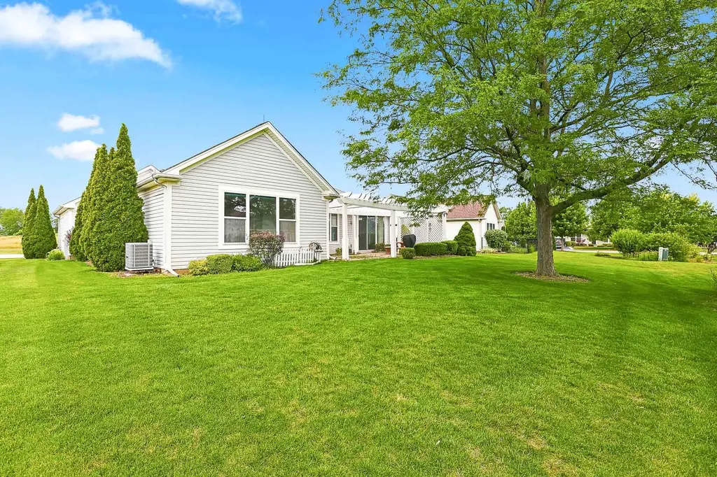 12352 Cold Springs Drive Huntley IL 60142