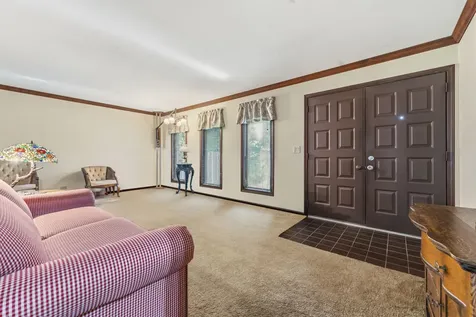 915 Carriage Drive Algonquin IL 60102
