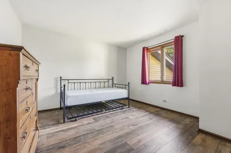915 Carriage Drive Algonquin IL 60102