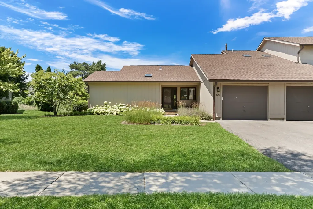 826 Shakespeare Drive Grayslake IL 60030