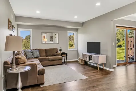 826 Shakespeare Drive Grayslake IL 60030