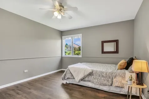 826 Shakespeare Drive Grayslake IL 60030