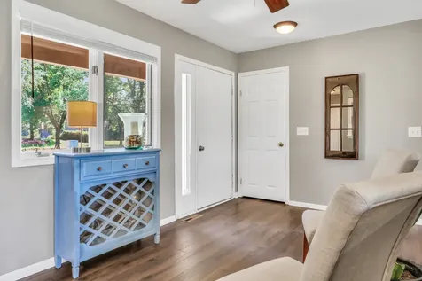 826 Shakespeare Drive Grayslake IL 60030