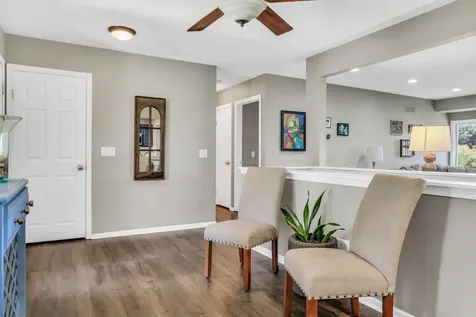 826 Shakespeare Drive Grayslake IL 60030