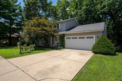 6211 N Teal Wood Circle Peoria IL 61615