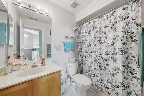1719 Autumn Avenue Schaumburg IL 60193