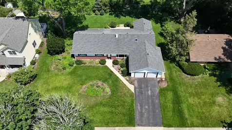 325 East Hawthorne Boulevard Wheaton IL 60187