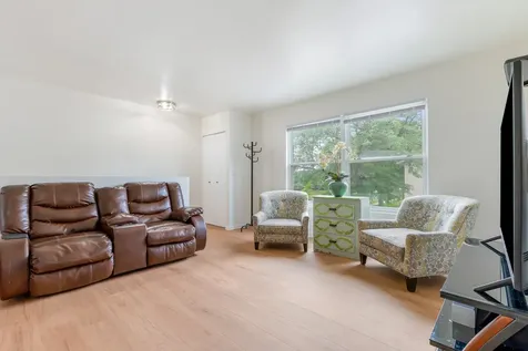 883 Wellington Avenue Elk Grove Village IL 60007