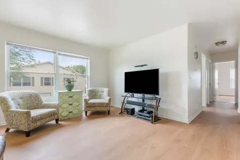 883 Wellington Avenue Elk Grove Village IL 60007