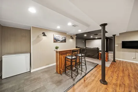 5N506 Santa Fe Trail Bloomingdale IL 60108