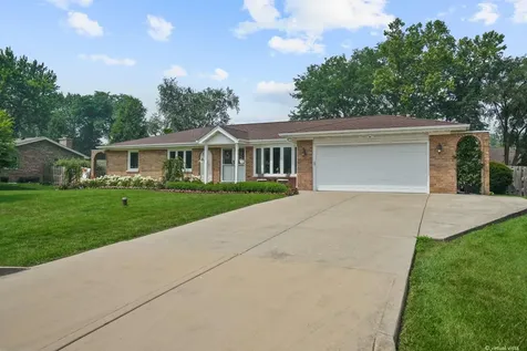 5N506 Santa Fe Trail Bloomingdale IL 60108
