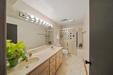 5N506 Santa Fe Trail Bloomingdale IL 60108