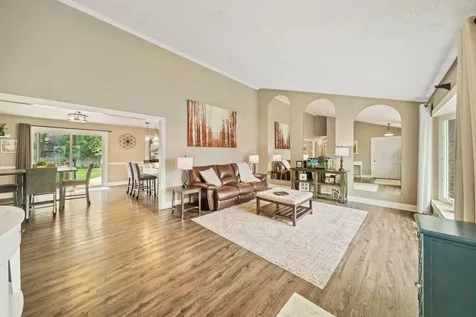 5N506 Santa Fe Trail Bloomingdale IL 60108