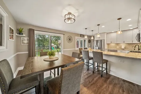 5N506 Santa Fe Trail Bloomingdale IL 60108