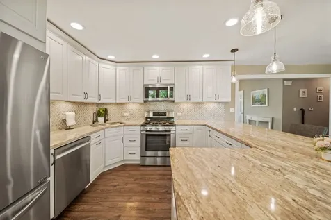 5N506 Santa Fe Trail Bloomingdale IL 60108