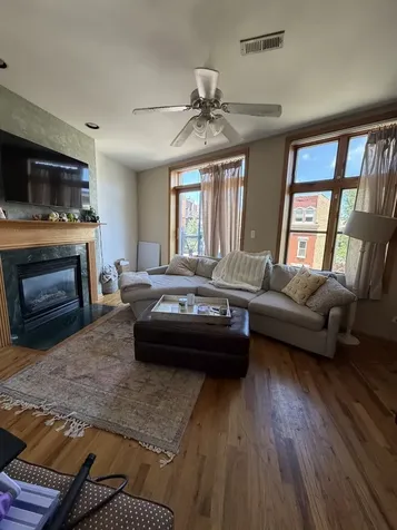 865 West Buckingham Place Chicago IL 60657