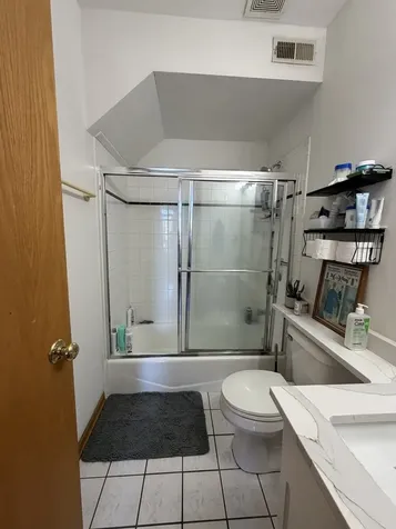 865 West Buckingham Place Chicago IL 60657