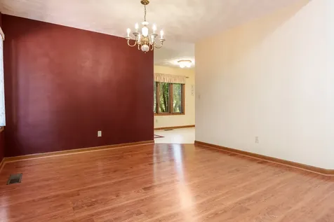 13273 Weatherfield Way Roscoe IL 61073