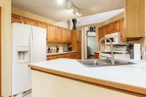 13273 Weatherfield Way Roscoe IL 61073