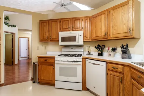 13273 Weatherfield Way Roscoe IL 61073