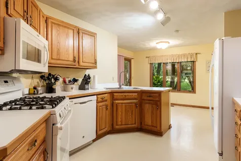 13273 Weatherfield Way Roscoe IL 61073