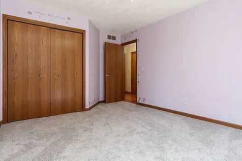 13273 Weatherfield Way Roscoe IL 61073