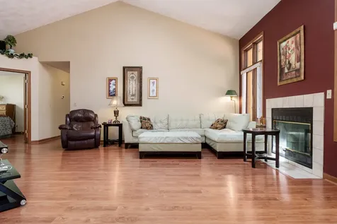 13273 Weatherfield Way Roscoe IL 61073
