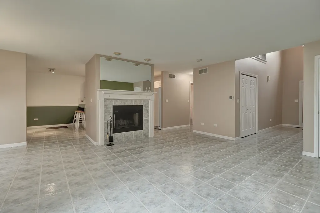 16046 Fairfield Drive Plainfield IL 60586