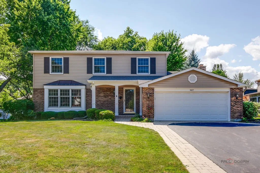 907 Dawes Street Libertyville IL 60048