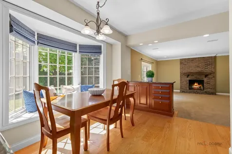 907 Dawes Street Libertyville IL 60048