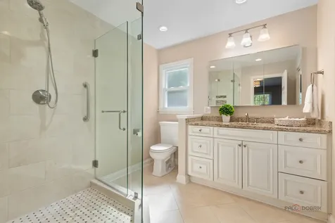 907 Dawes Street Libertyville IL 60048
