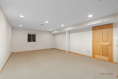 907 Dawes Street Libertyville IL 60048