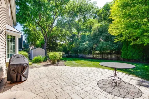 907 Dawes Street Libertyville IL 60048