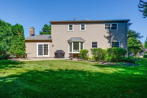 907 Dawes Street Libertyville IL 60048