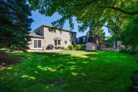907 Dawes Street Libertyville IL 60048