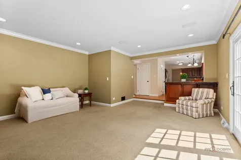 907 Dawes Street Libertyville IL 60048