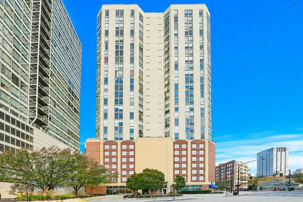 645 North Kingsbury Street Chicago IL 60610