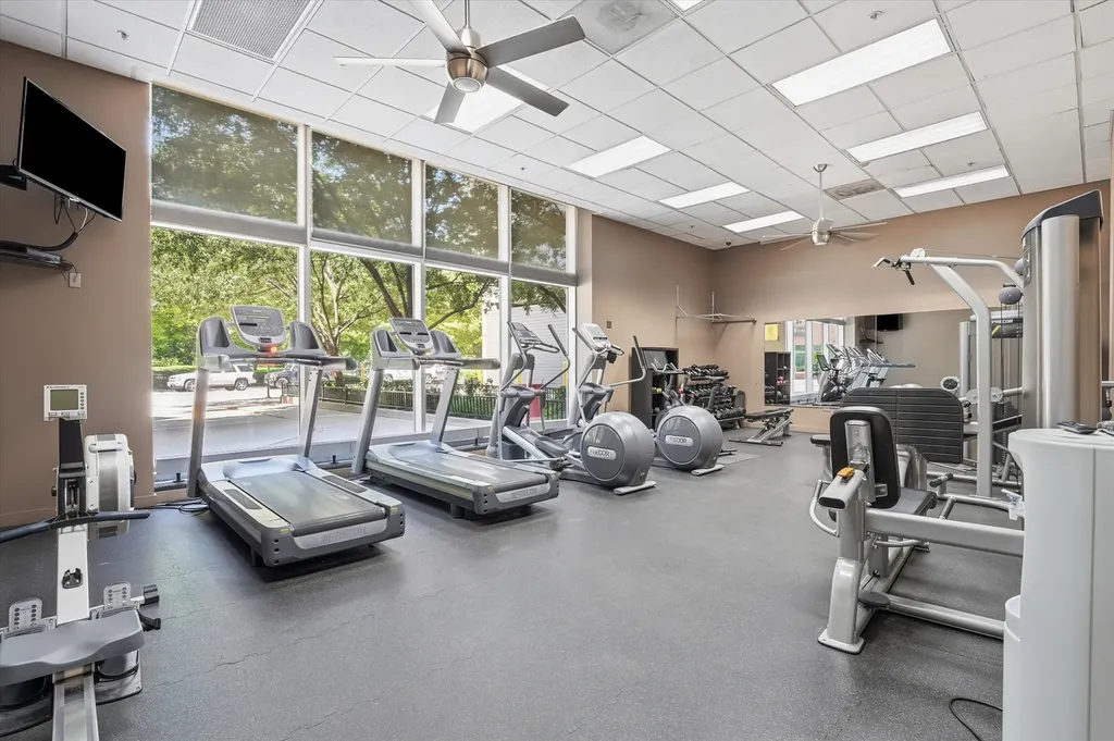 645 North Kingsbury Street Chicago IL 60610