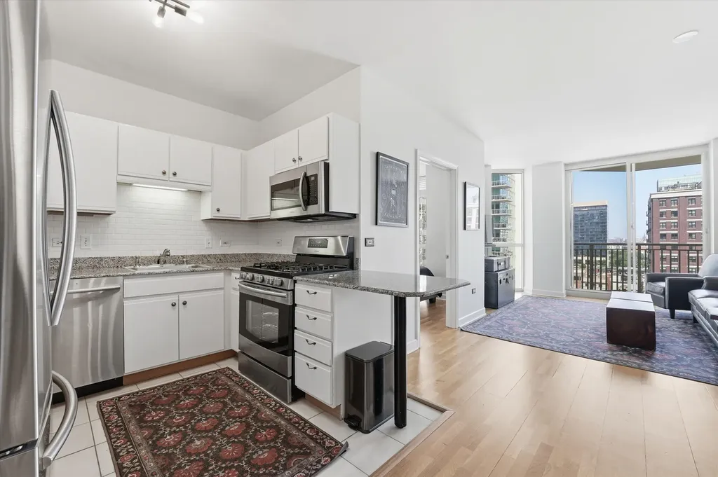 645 North Kingsbury Street Chicago IL 60610