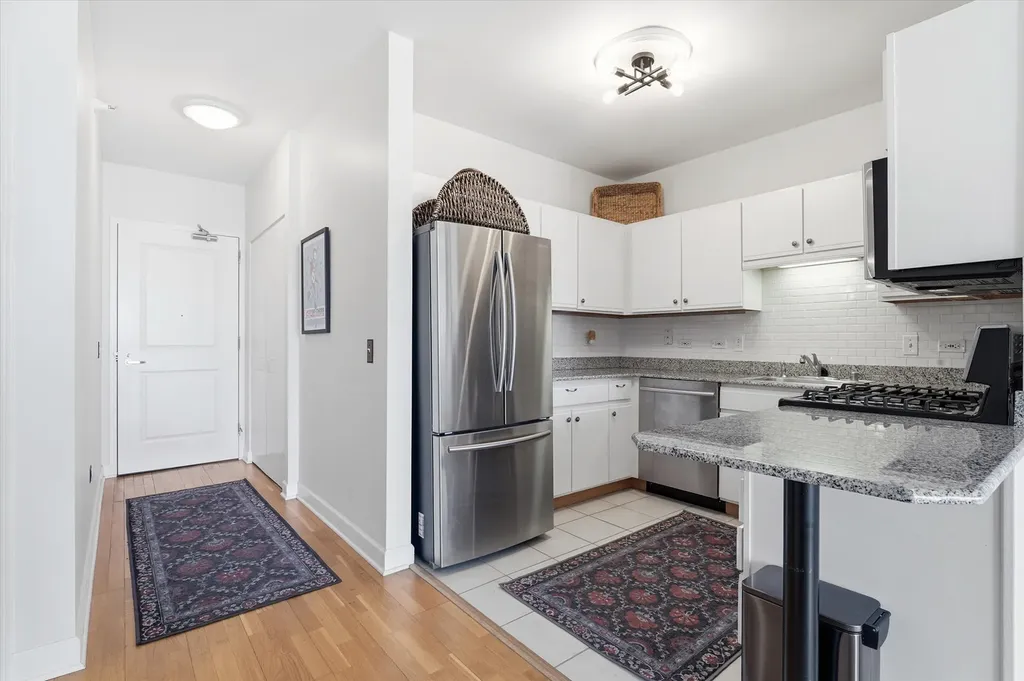 645 North Kingsbury Street Chicago IL 60610