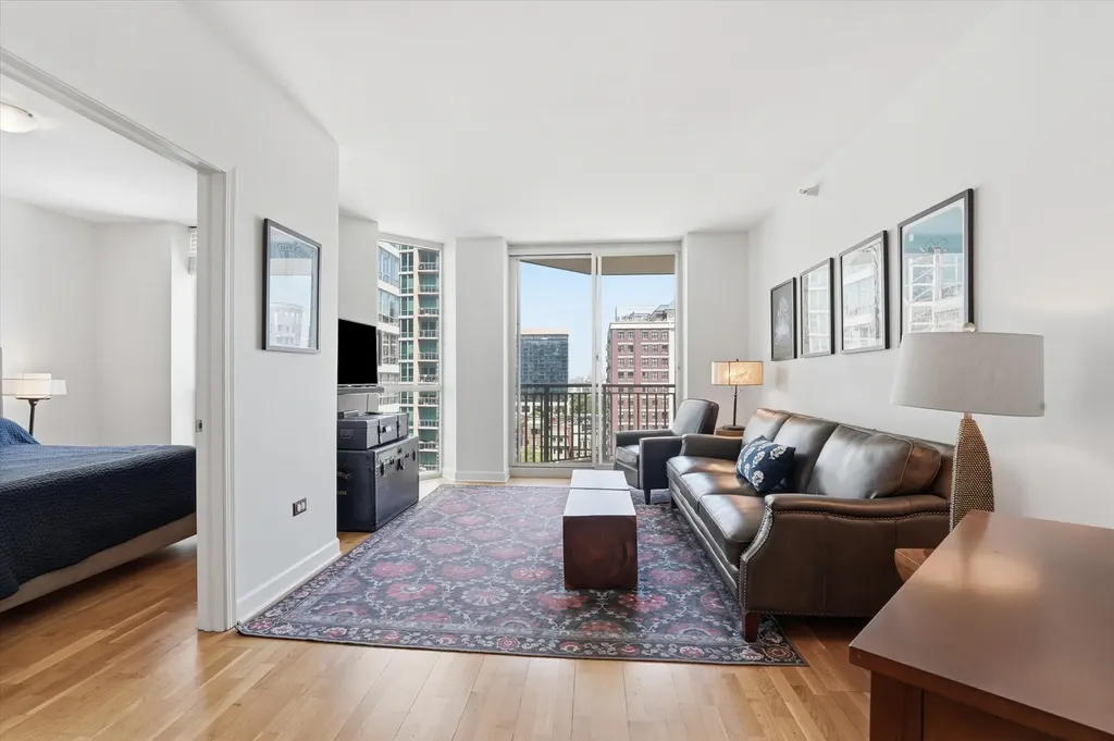 645 North Kingsbury Street Chicago IL 60610