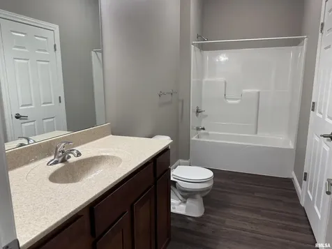 1534 River Drive Moline IL 61265