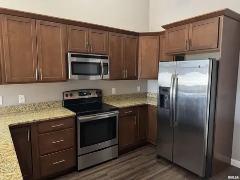 1534 River Drive Moline IL 61265